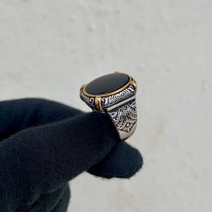 Picture of Golden onyx ring