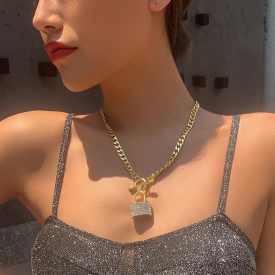 Picture of Gold Rhinestone lock pendant